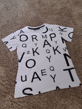 Dievčenské tričko s potlačou písmen